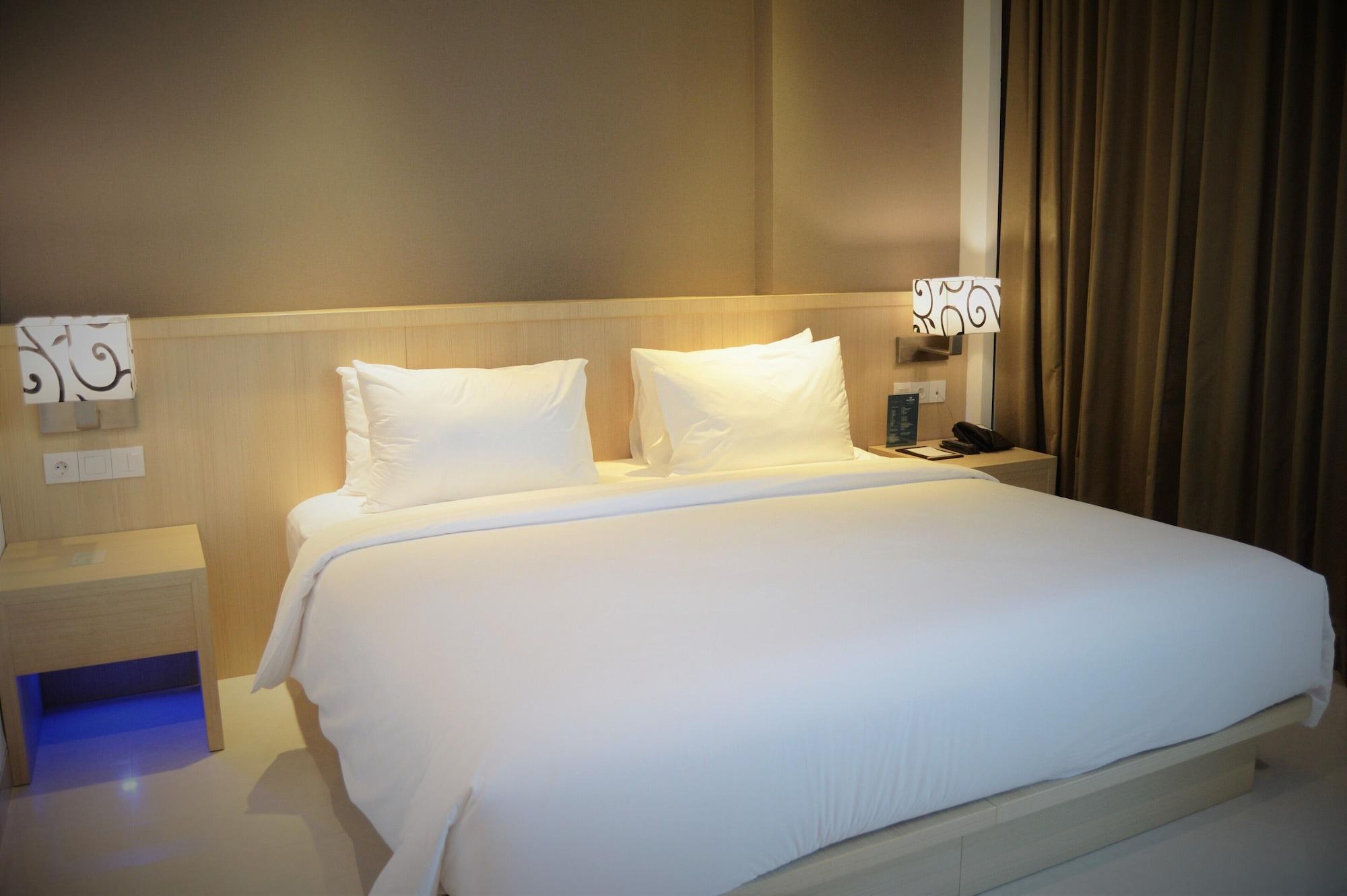 Hotel Santika Gresik Extérieur photo