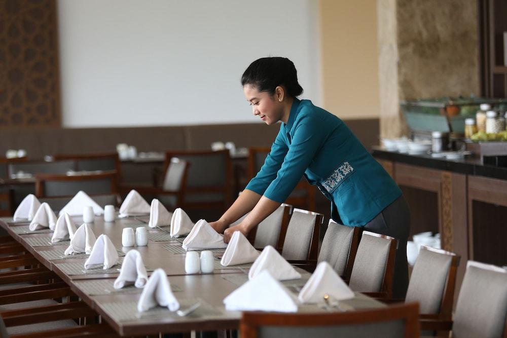 Hotel Santika Gresik Extérieur photo